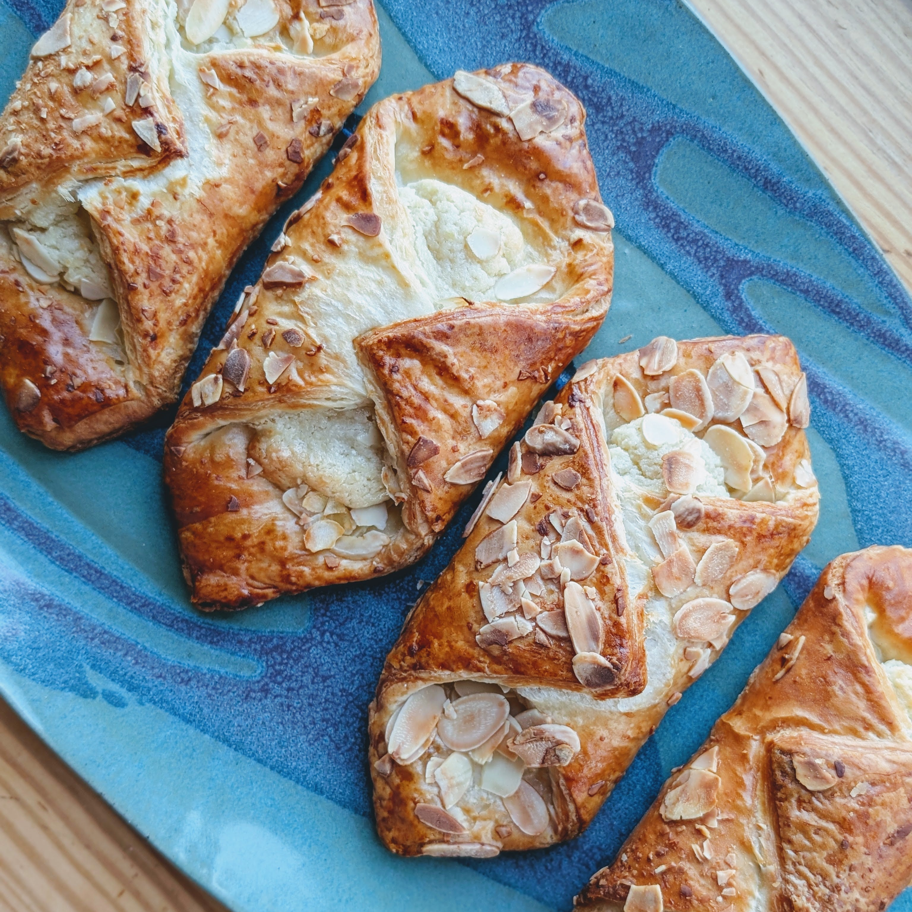 Almond Croissants (4-pack)